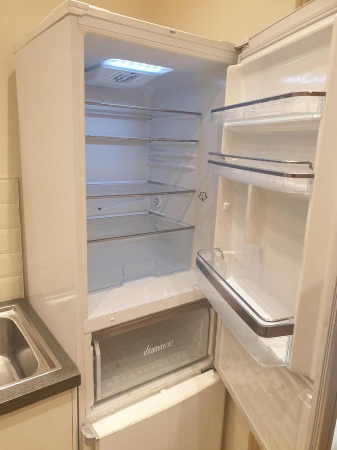 London Luxury Apartments 4 Min Walk From Ilford Station, With Free Parking Free Wifi Buitenkant foto